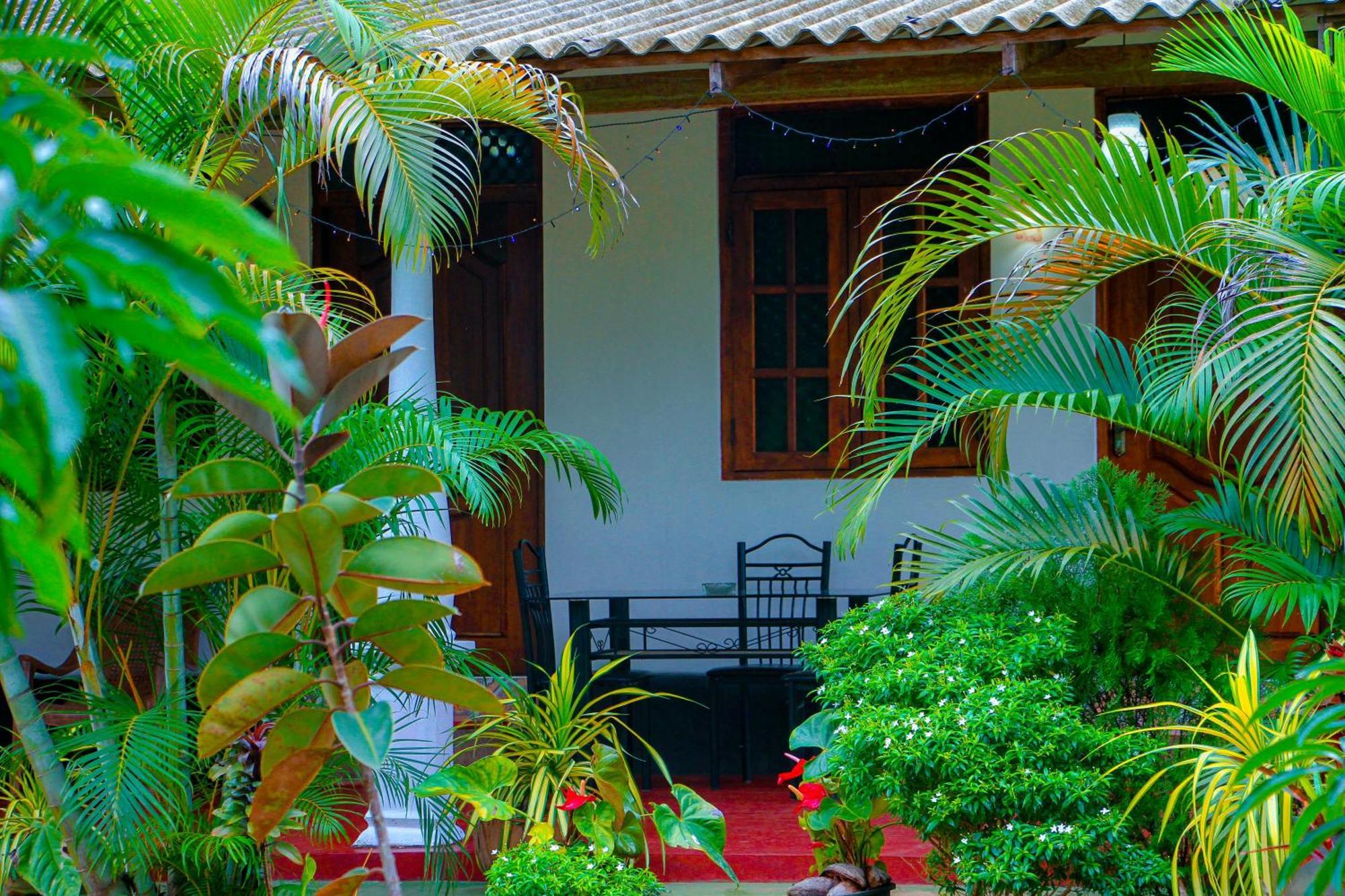 Chanaka Holiday Inn Sigiriya Exterior photo