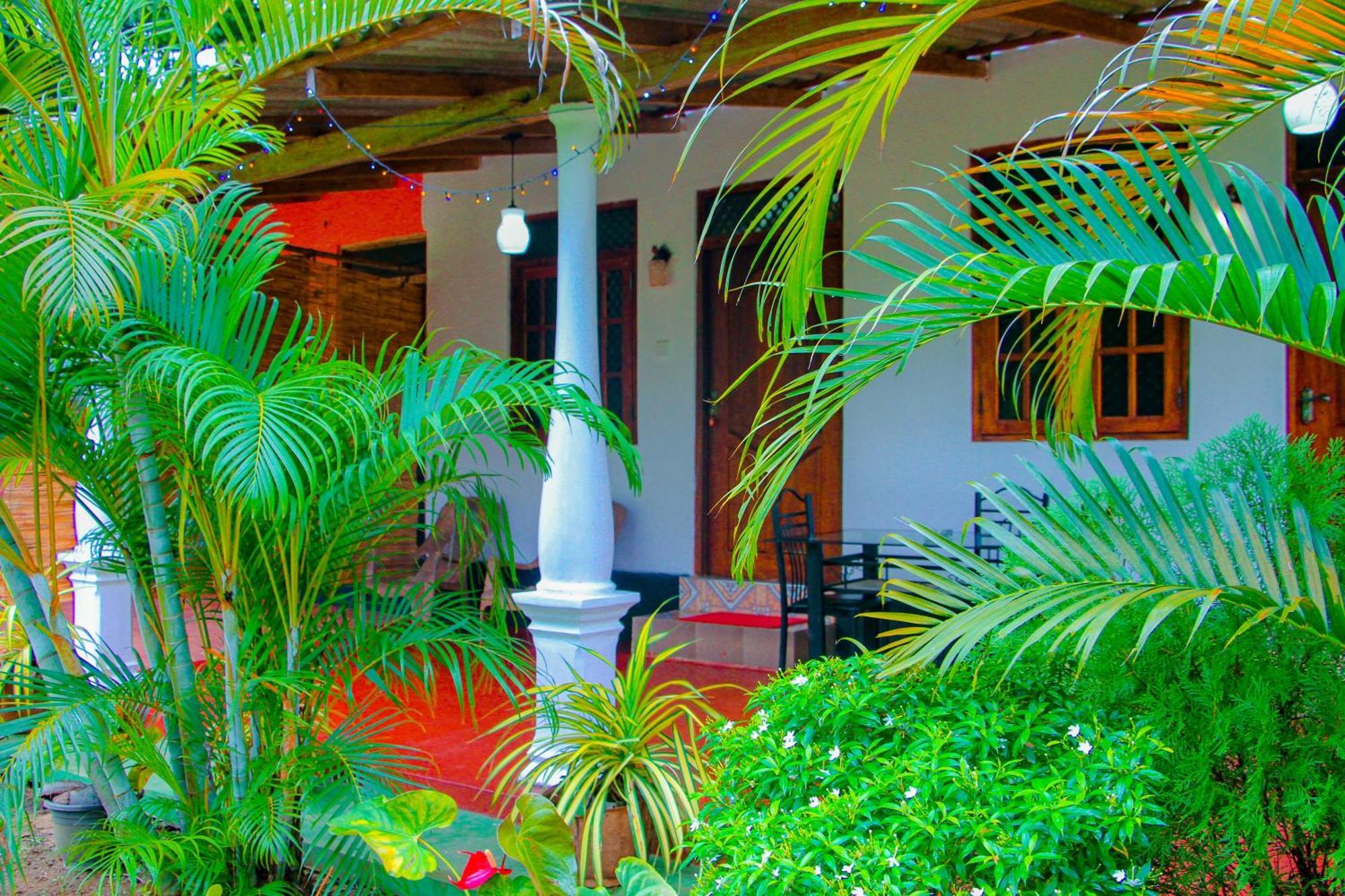 Chanaka Holiday Inn Sigiriya Exterior photo