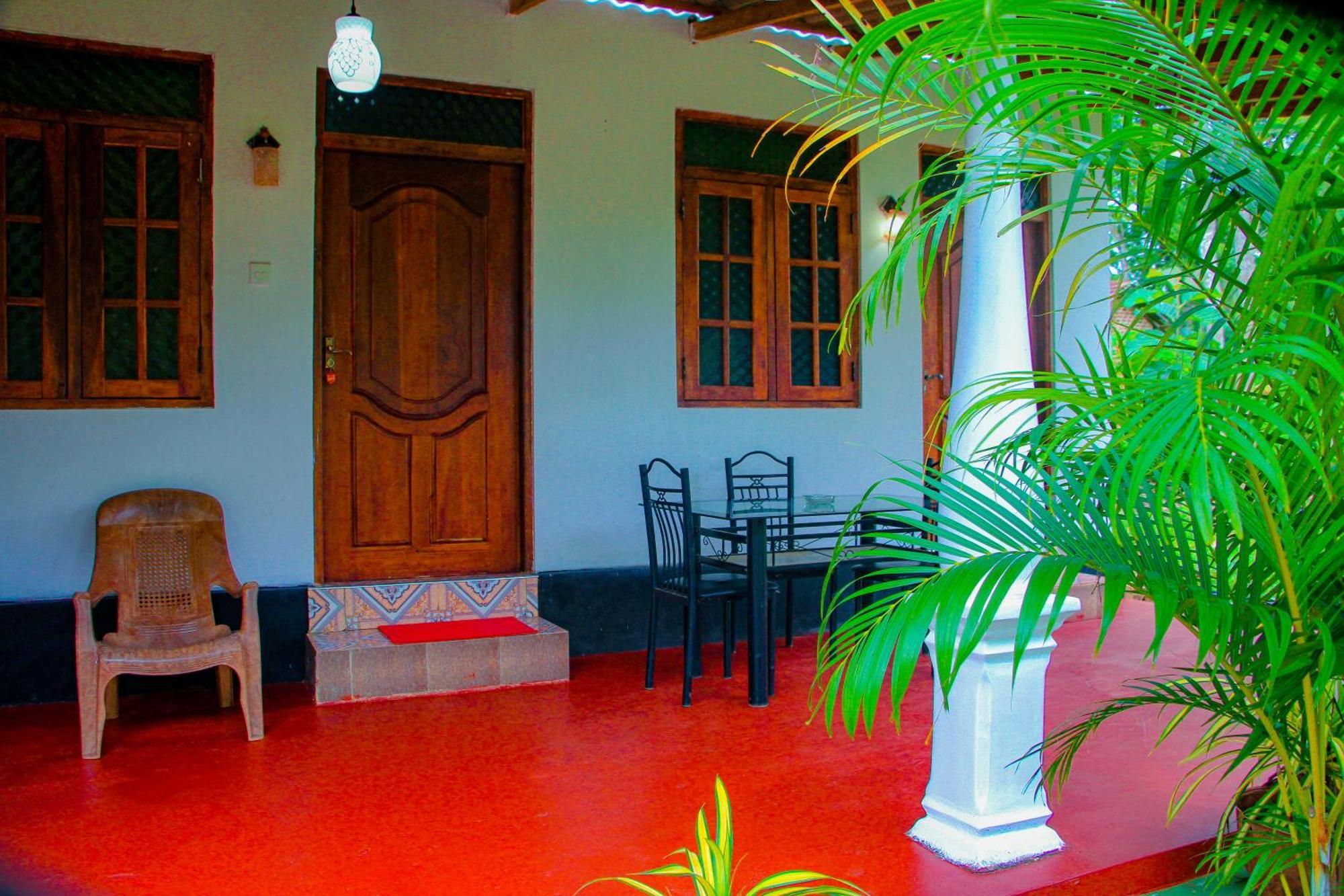 Chanaka Holiday Inn Sigiriya Exterior photo