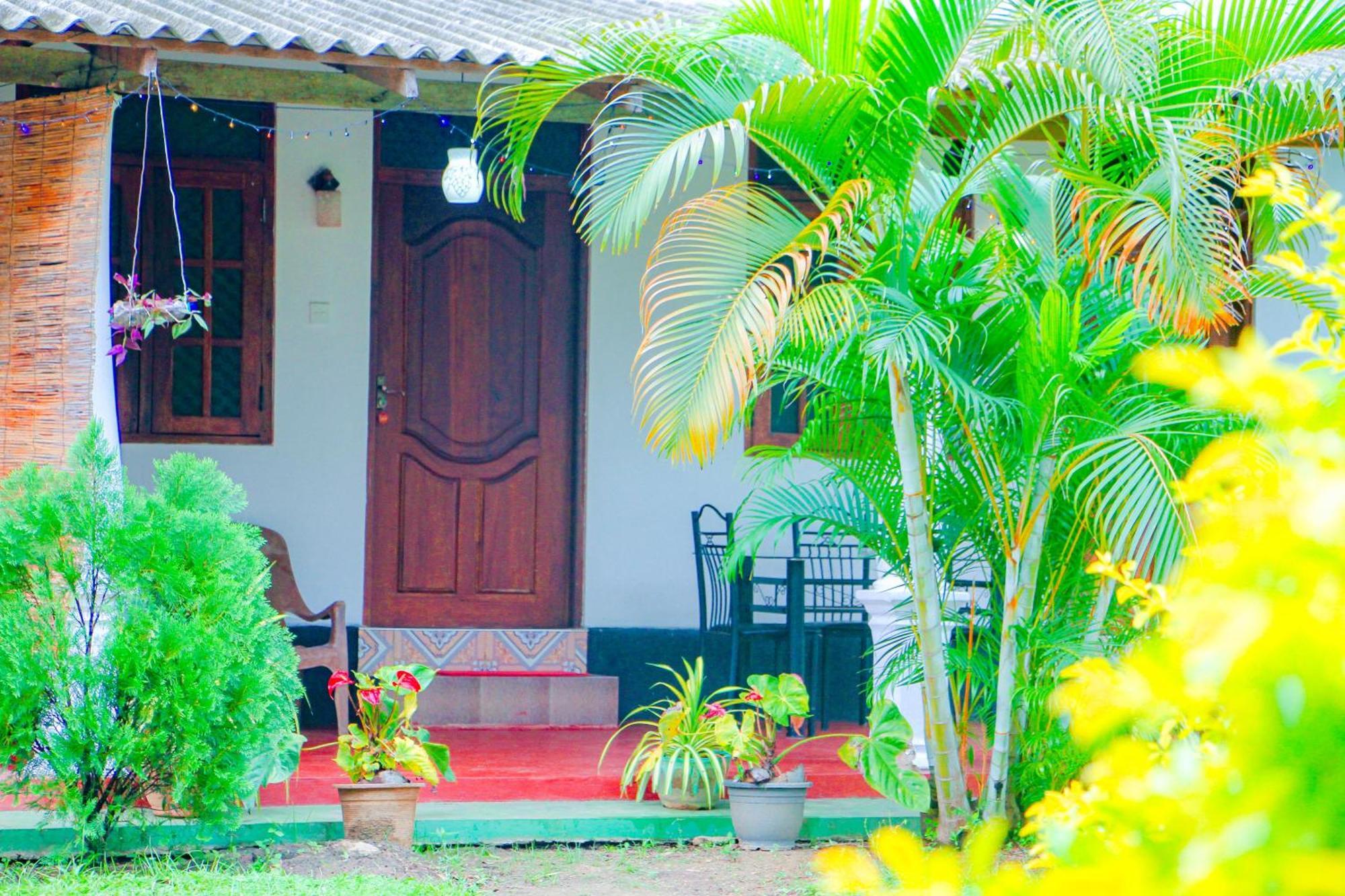 Chanaka Holiday Inn Sigiriya Exterior photo